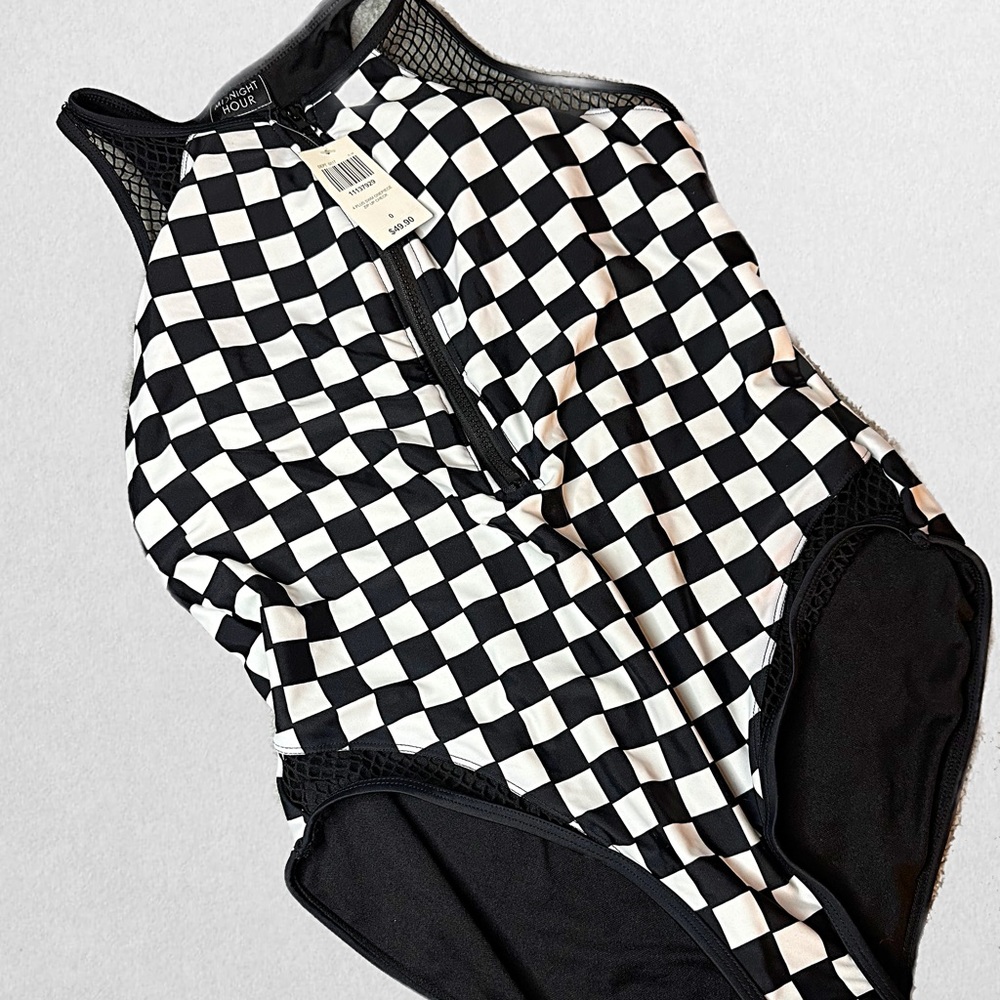 Hot Topic Black & White Checkered Zip-Up Swimsuit (NEVER WORN)